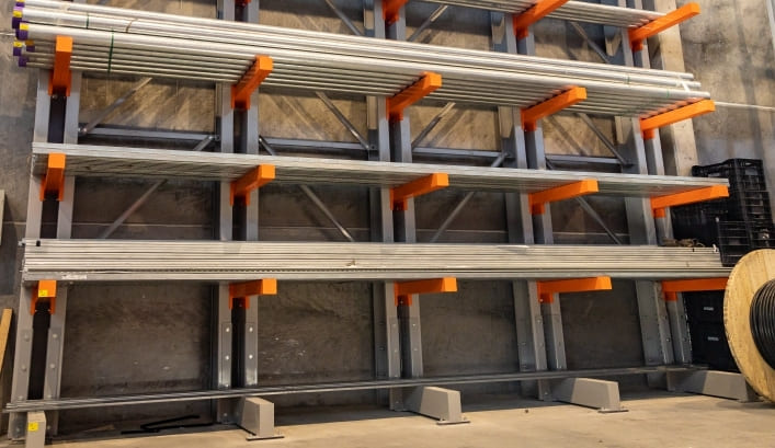 Cantilever — armazenagem de materiais longos